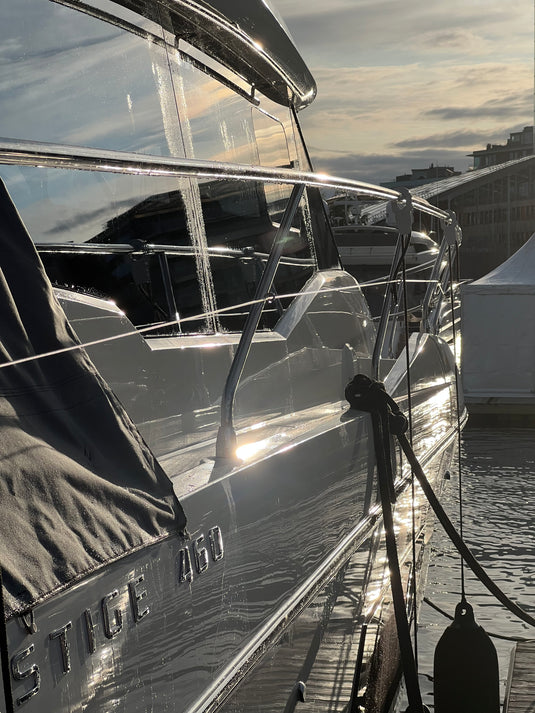 Båtproff Kraftvask til båt | Kraftvask før polering